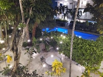 Sittyta utanför poolen