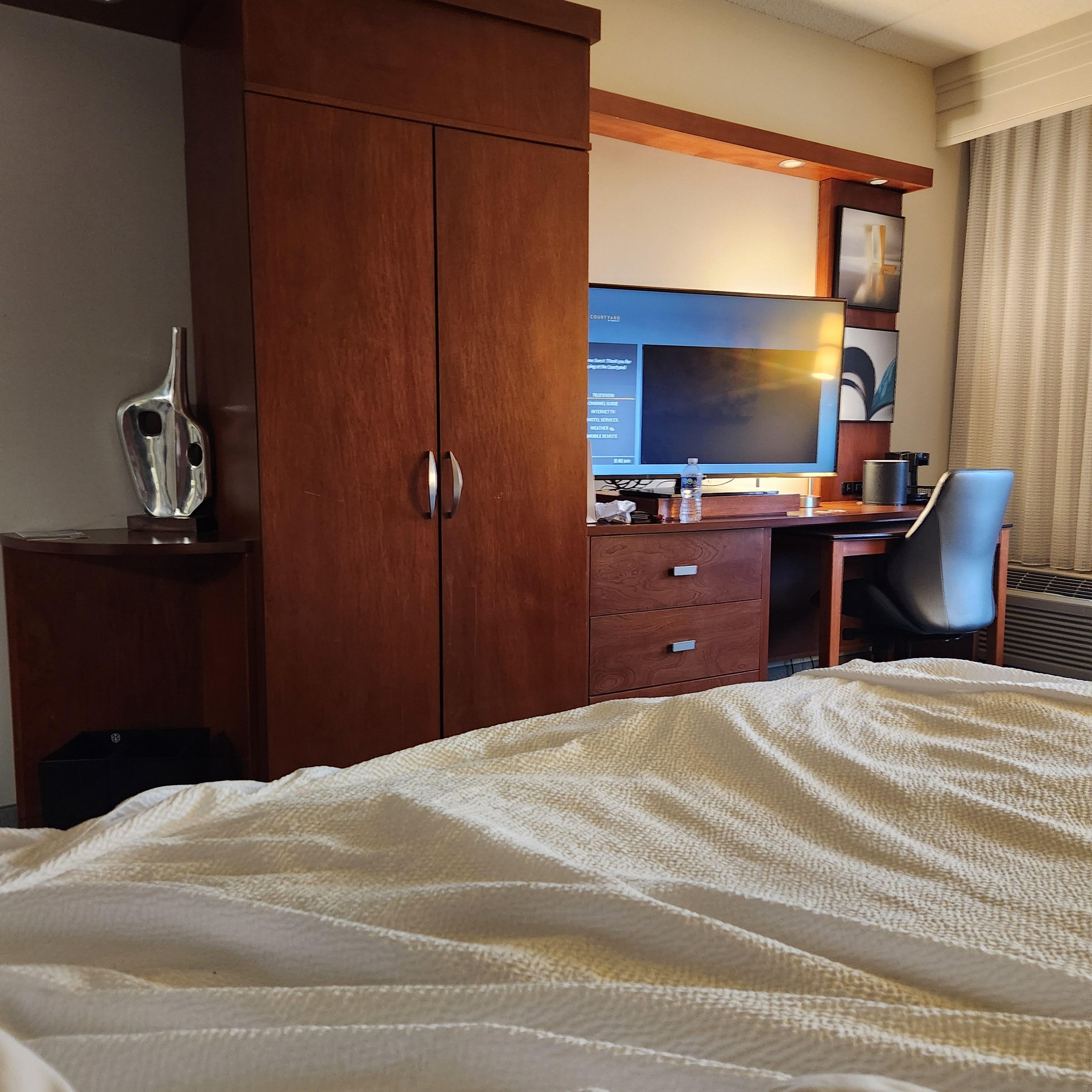 TV wasnt fully visible from the bed due to the room layout 