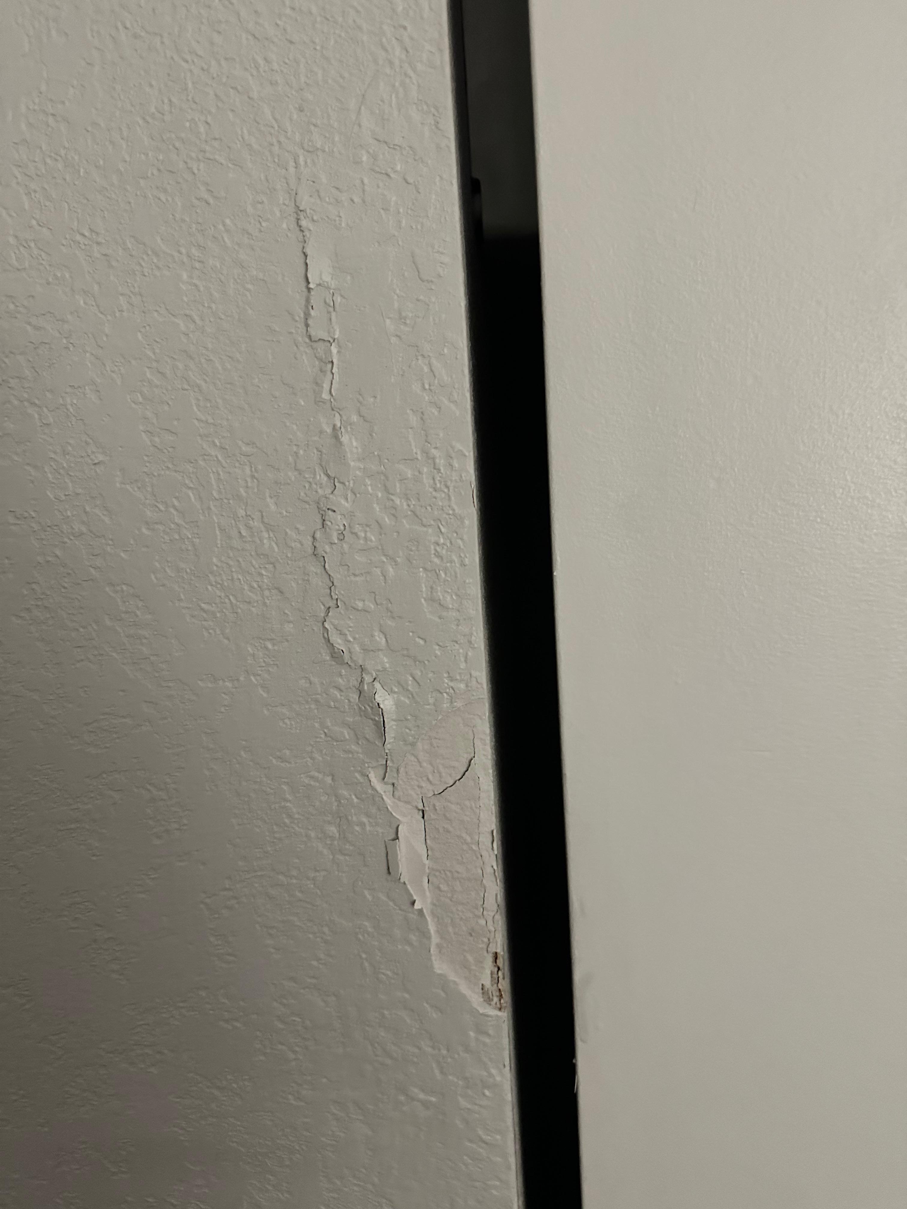 Cracks in wall