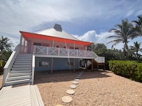 Love the orange overhang on the back deck! GO VOLS!!!