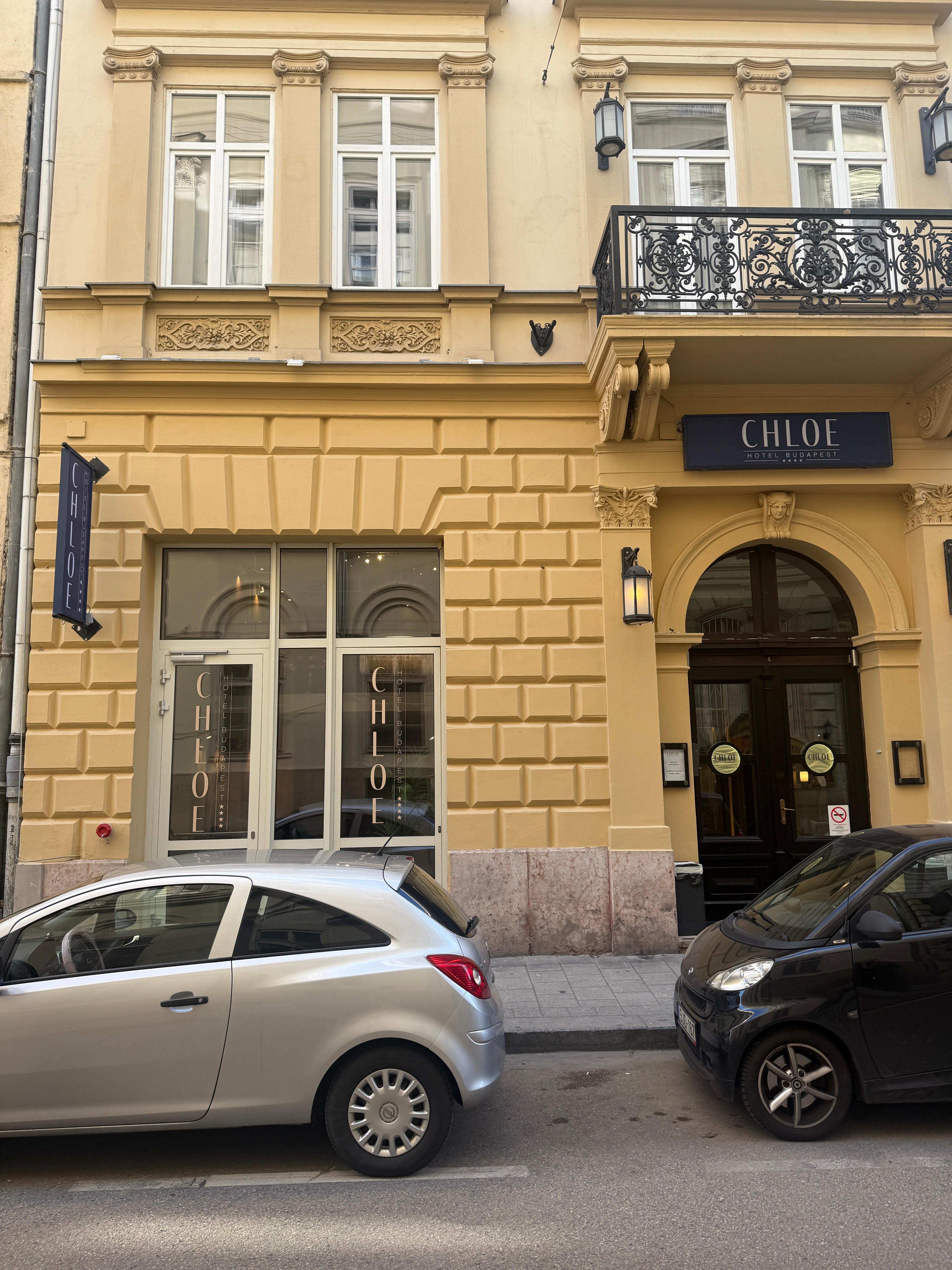 Eingang Chloe Hotel