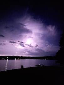 Magnificent lightning display that went on for an hour
