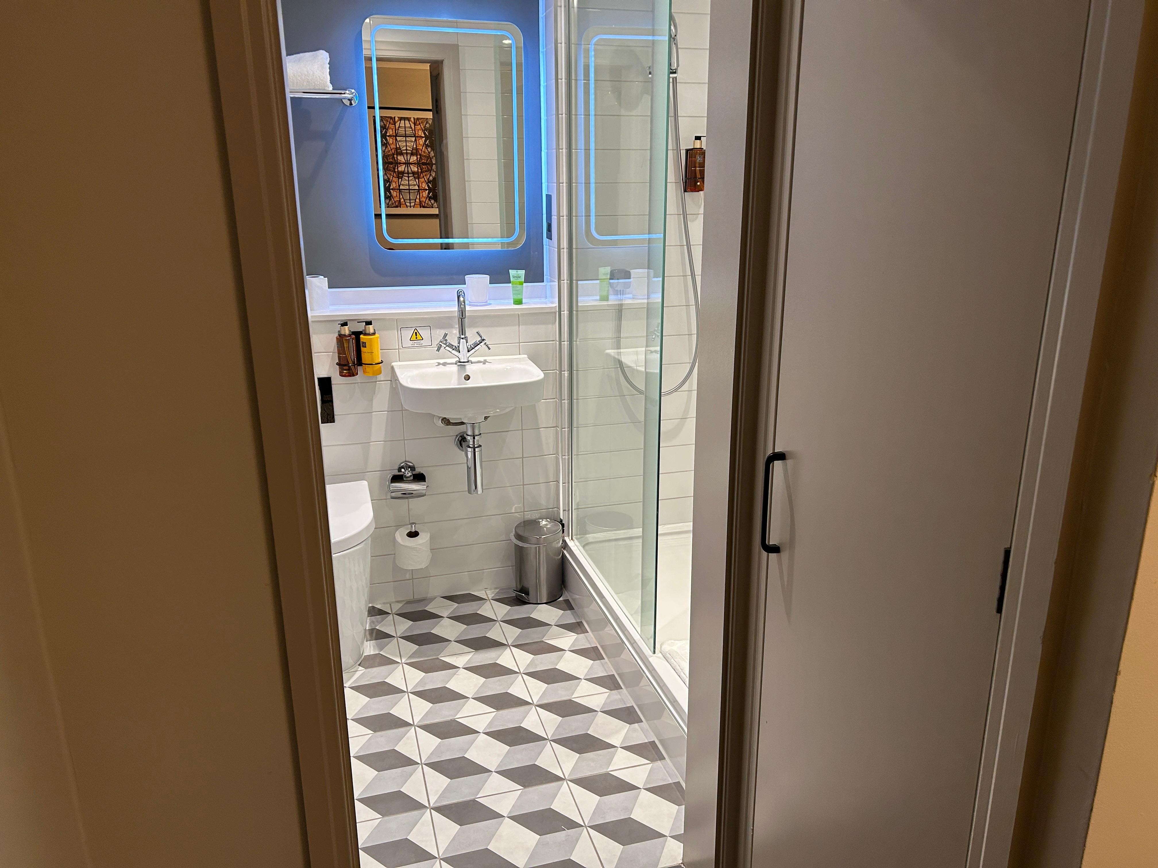 Good bathroom but no door 