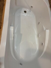 Master bath tub