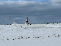 Walking distance to lakefront