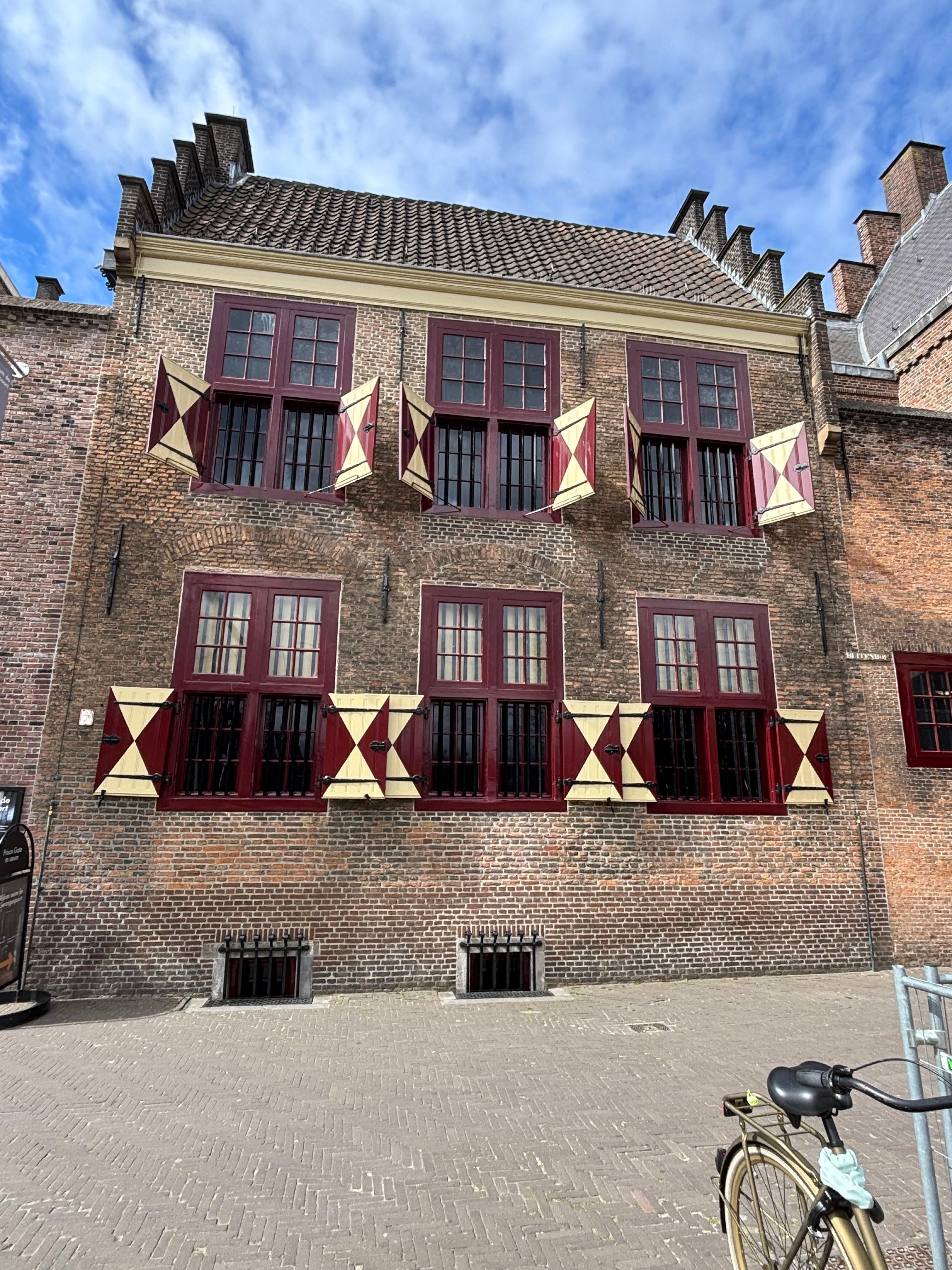The Binnenhof and old prison around the corner