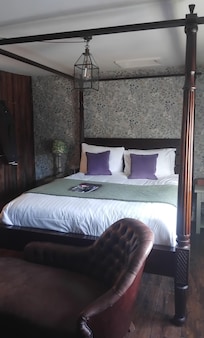 Junior room