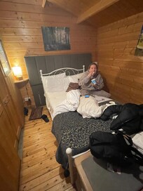 As you can see there is a head board for a king size bed advertised… but was given a tiny bed barley big enough for my self being 6.3ft