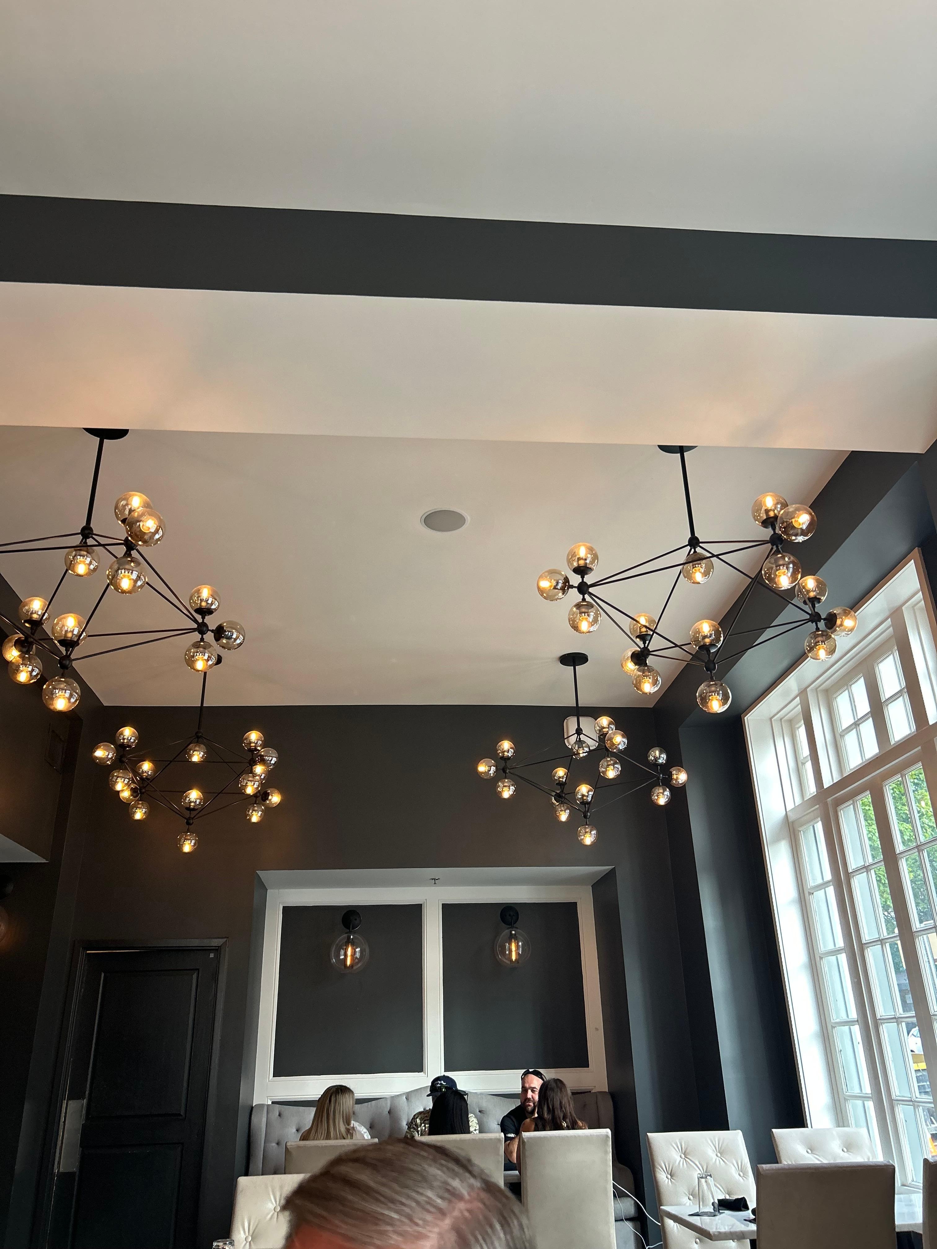 Lighting in hotel restaurant 