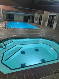 Love the pool and hot tub.