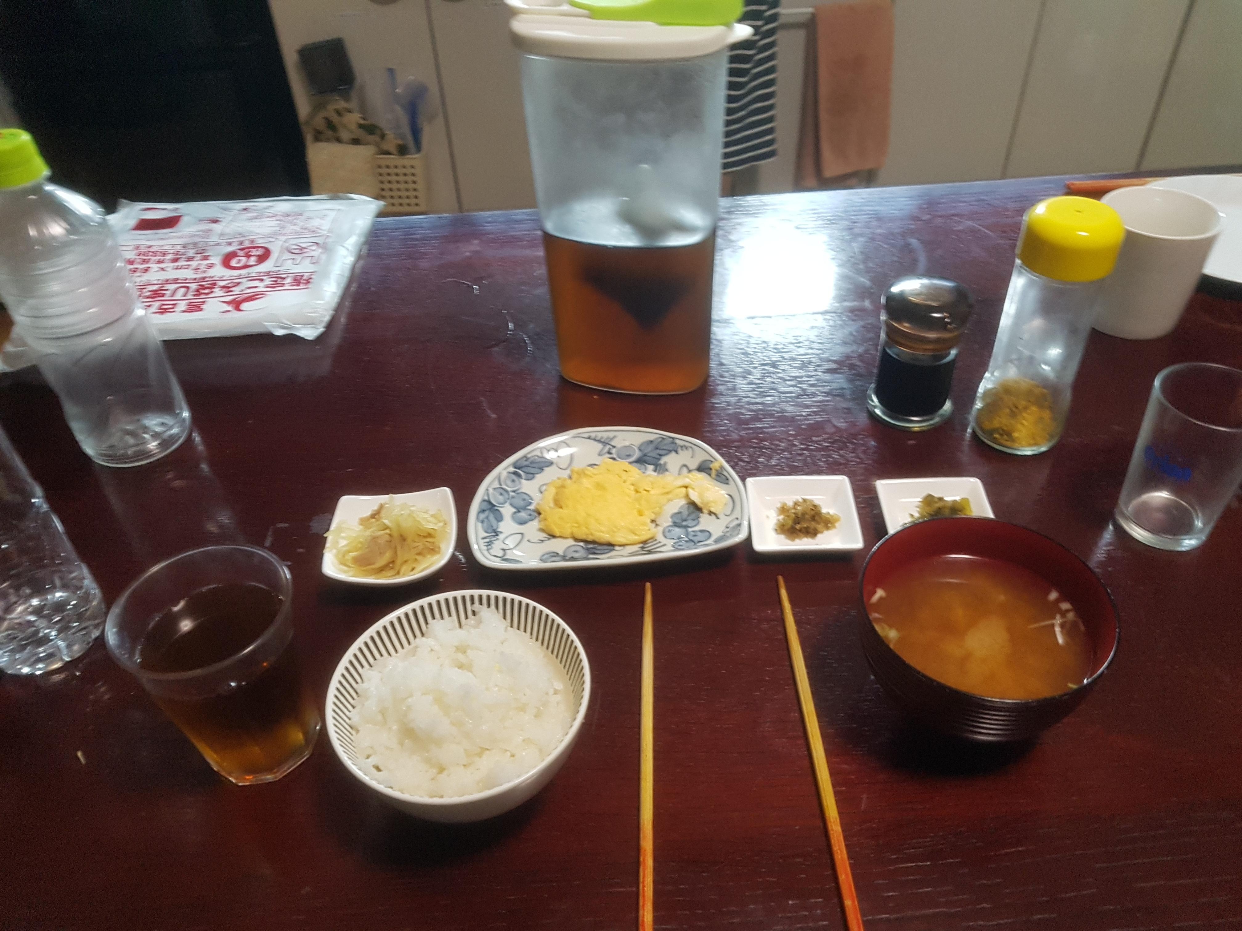 간단한 일본식 조식입니다