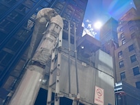 Máquina junto a la única ventana