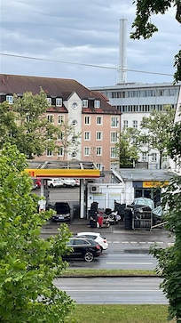 Die Fenster sind schallgeschĂŒtzt!