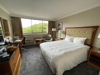 Queen room 4th flood