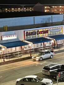 Best hotdogs and burgers you Will
Most definitely have to experience. Behind that is the arcade-Yeah! All walking distance