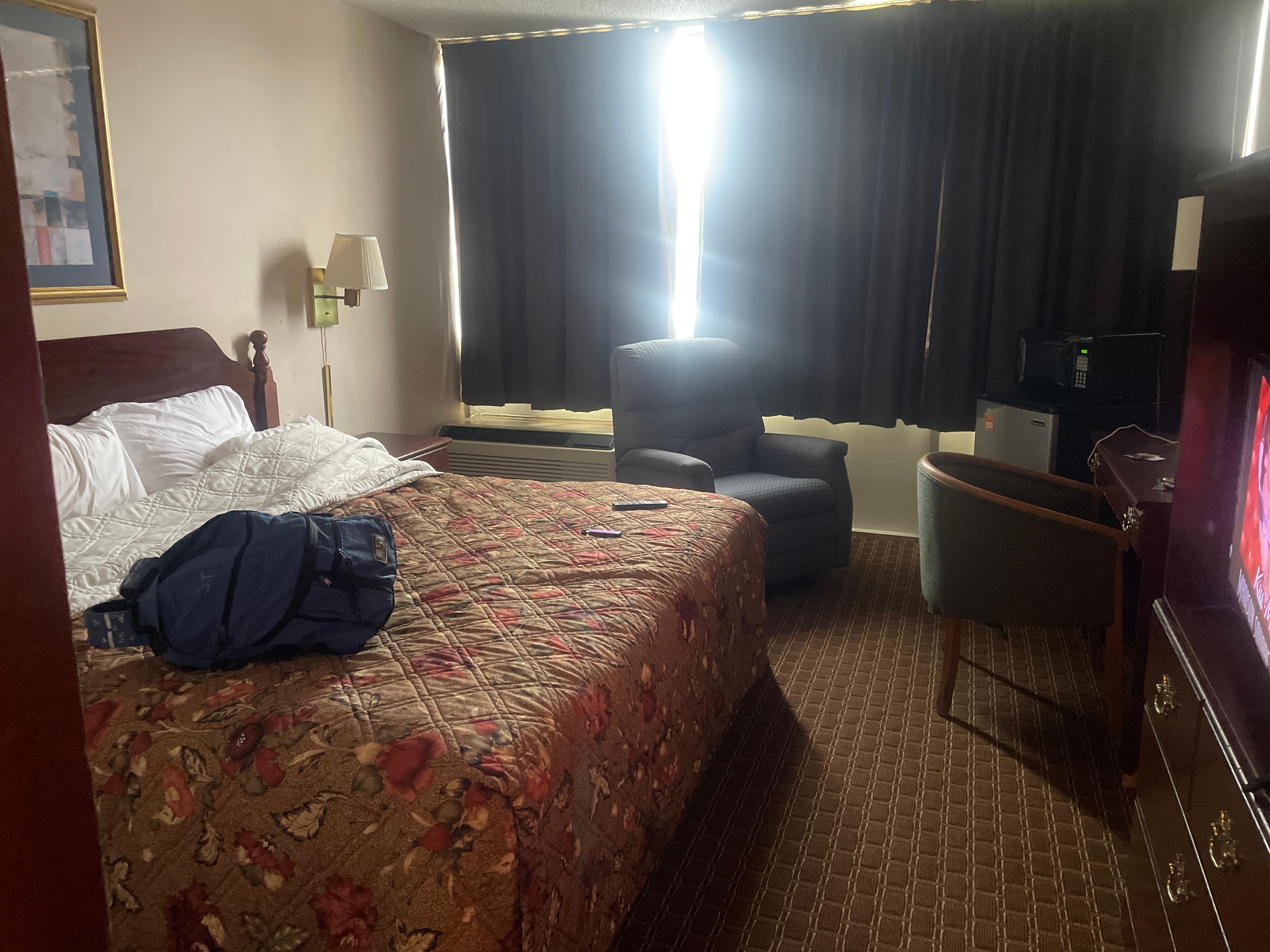 The bed was made when I arrived 😬