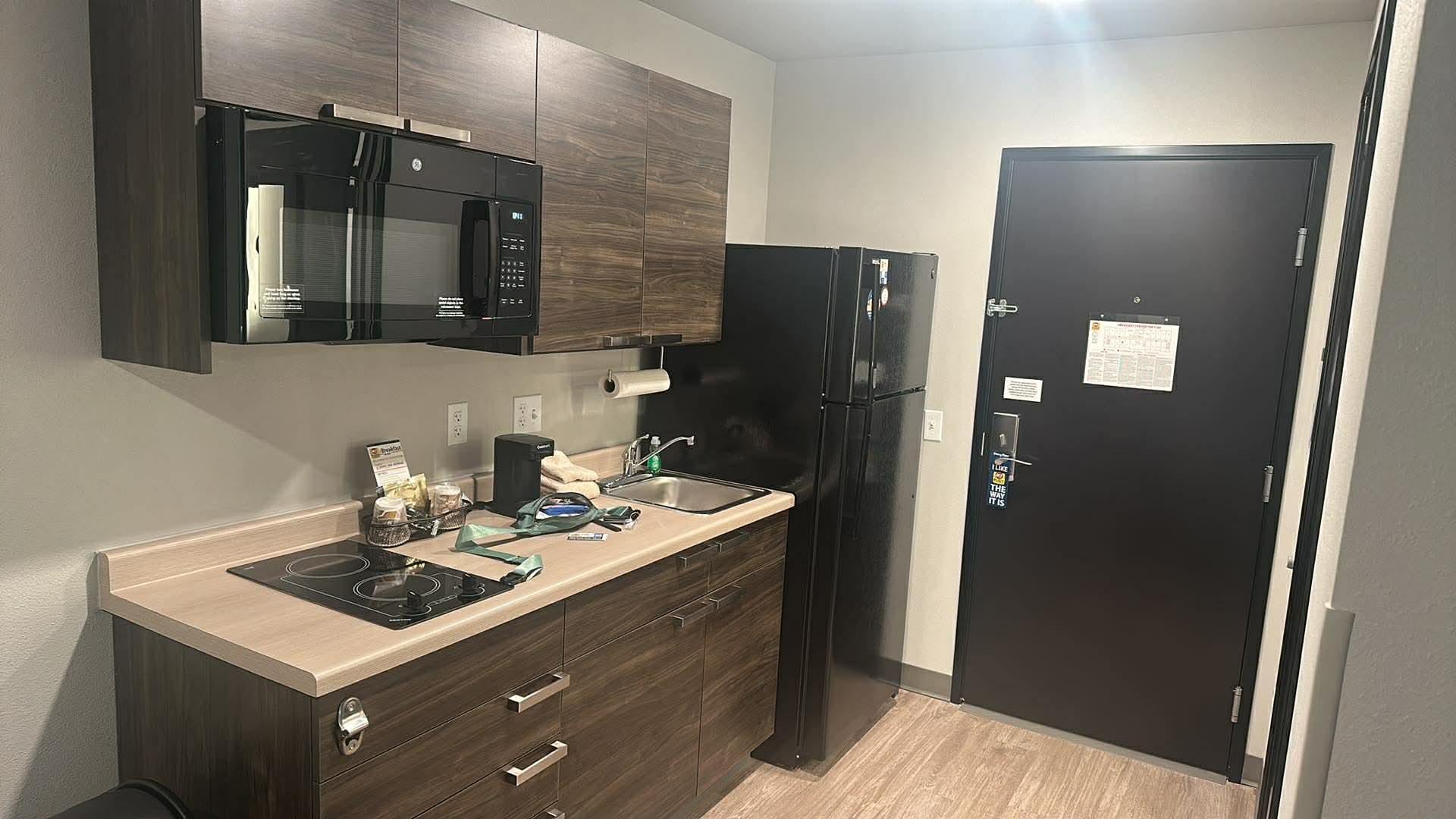 Wonderful kitchenette! Super clean! 