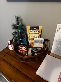 Food gift basket on arrival!