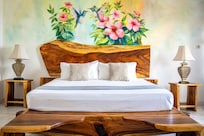 Room with a statement: Hibiscus