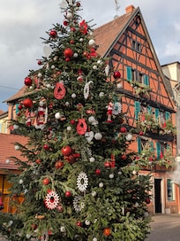 Wundervoll geschmückt das ganze Örtchen