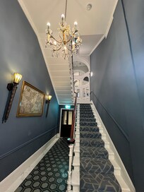 Accès étages supérieurs