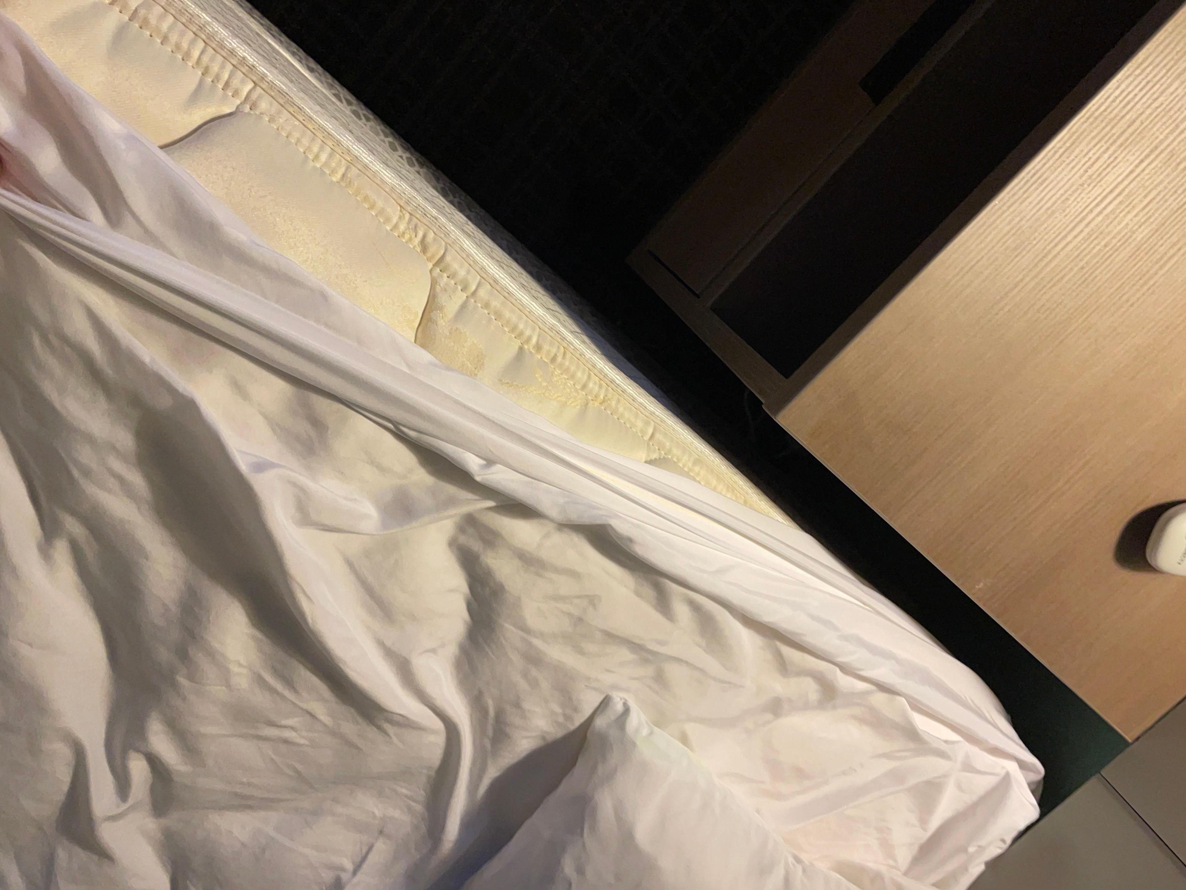 No pad on mattress of one bed