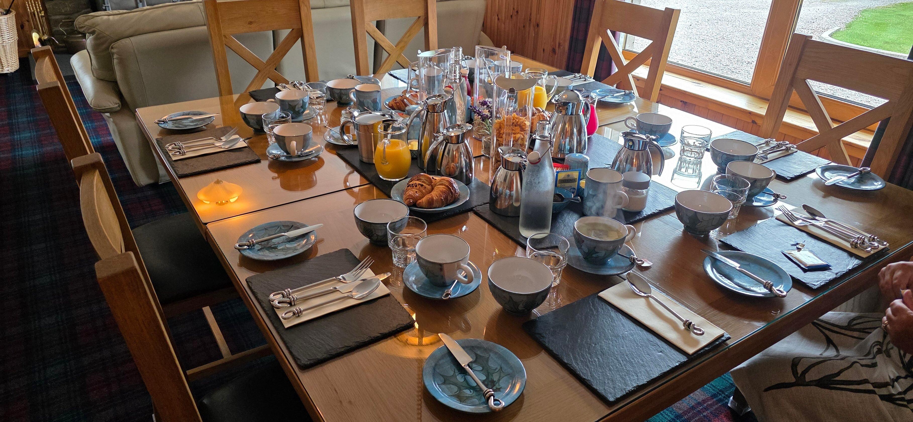 Shared breakfast table where you can meet fellow guests while enjoying a fabulous breakfast of your choice.
