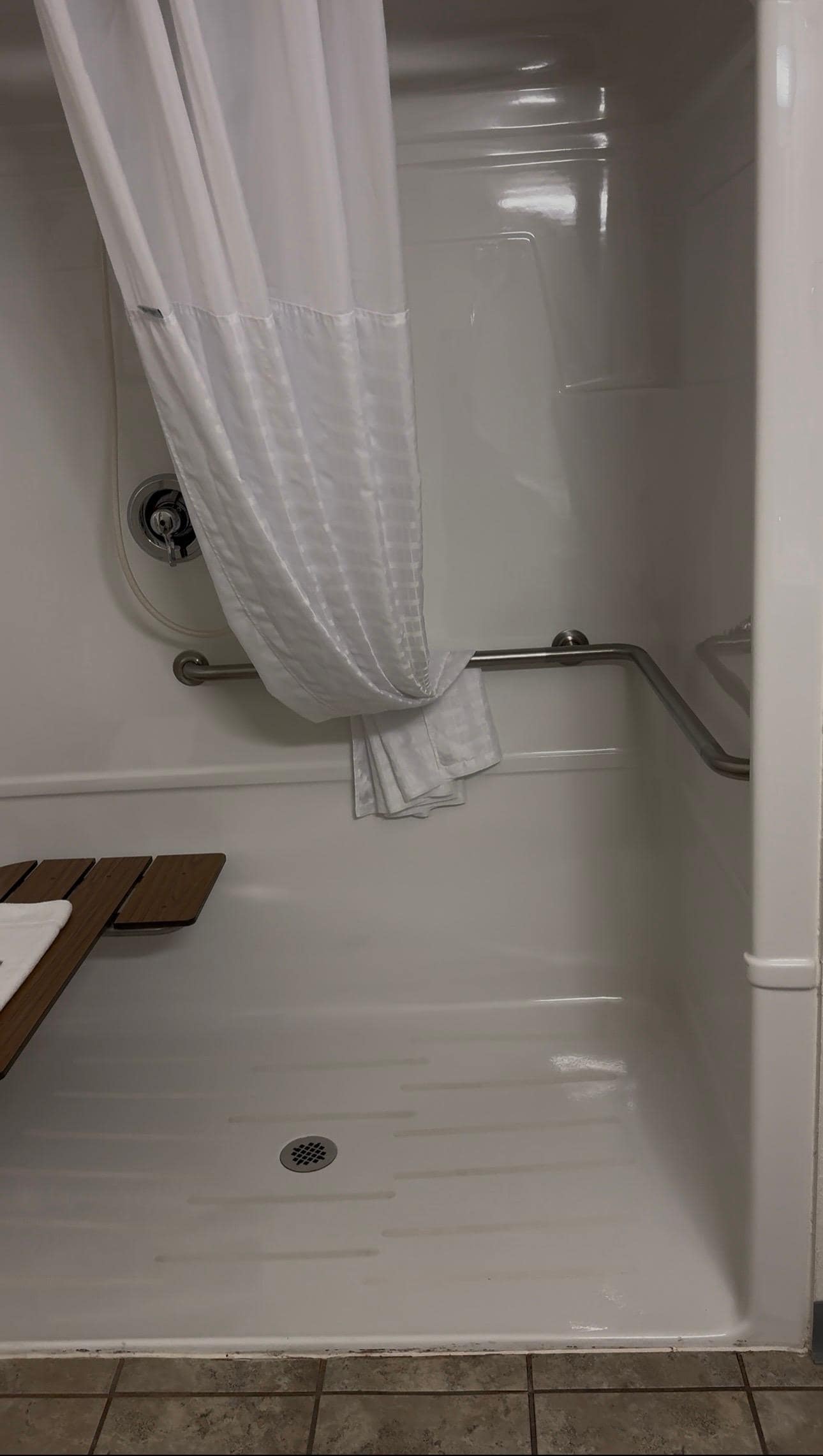 Water also got all over the main floor while running shower. We had to lay a hand towel down also because floor “towel” was almost fully soaked by the time I was done in shower and opened curtain.