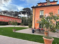 I stayed in the annex on the left. A third building has restaurant and spa.