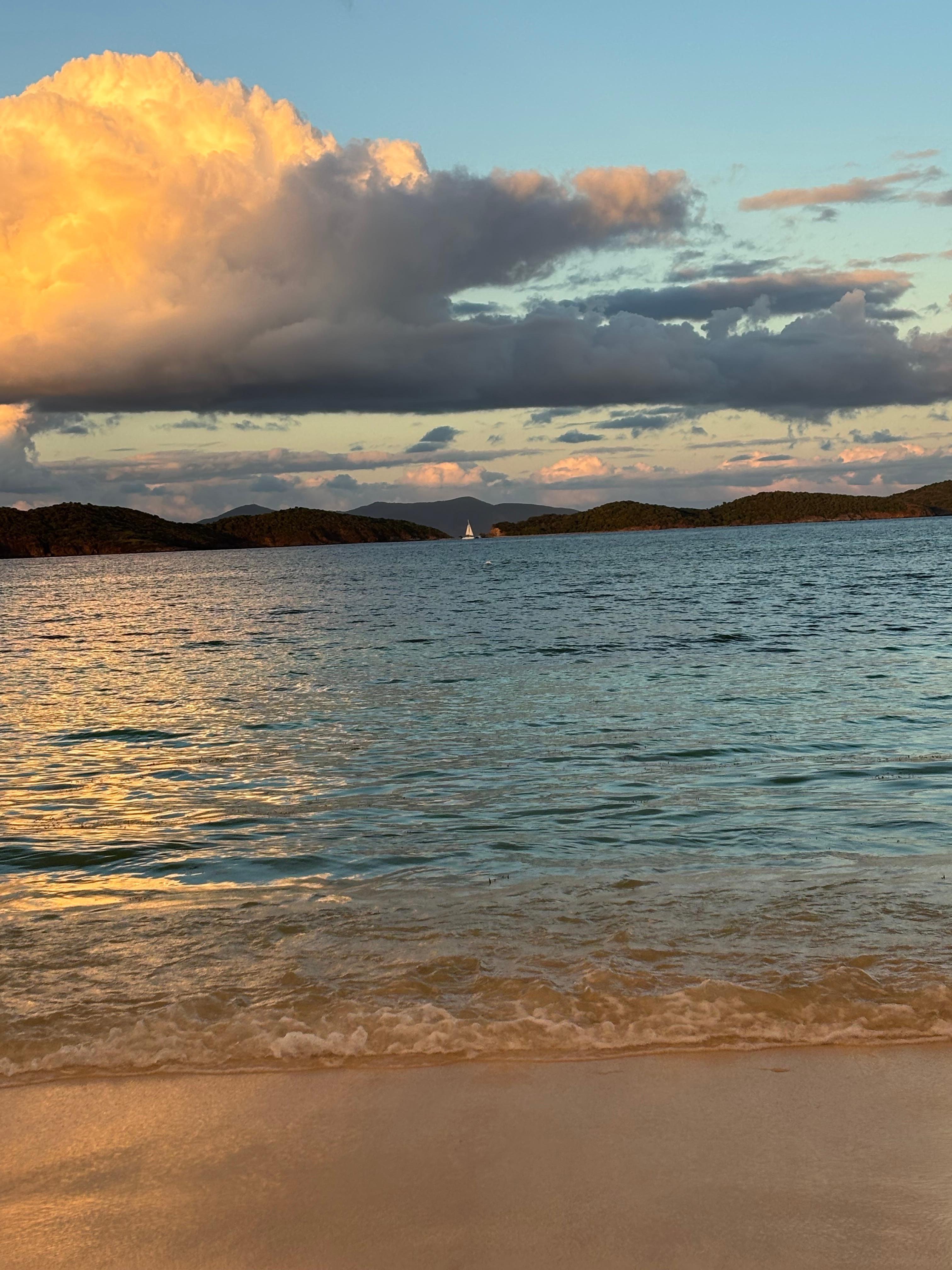 Late afternoon on Sapphire Beach 