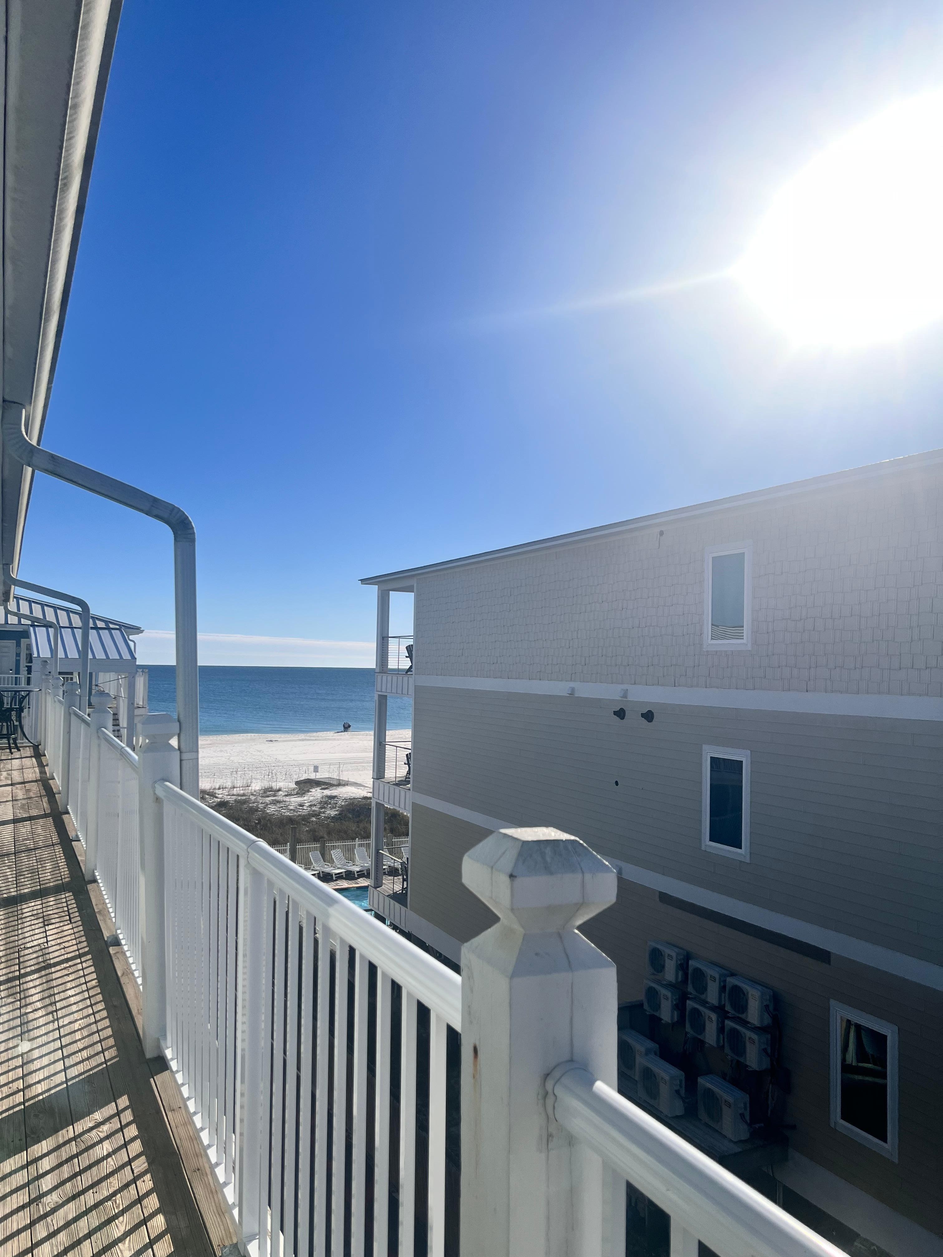 View from outside the door. With the windows open you can hear the waves. 