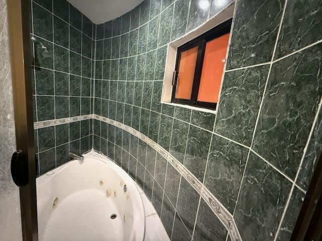 Jacuzzi tub and shower