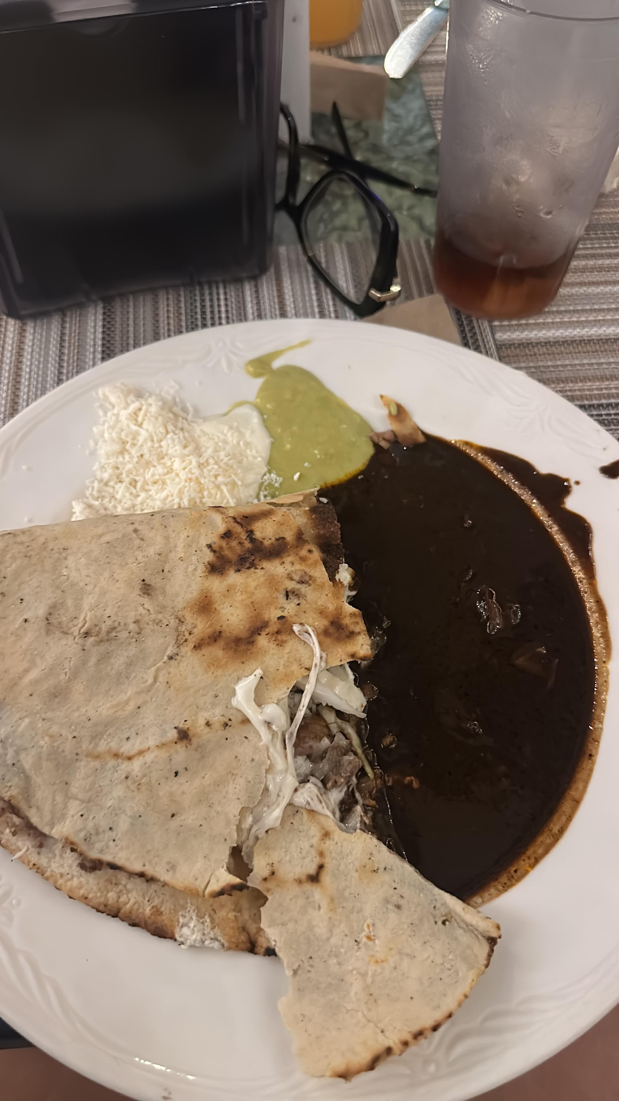 Tlayudas muy buen sabor. 