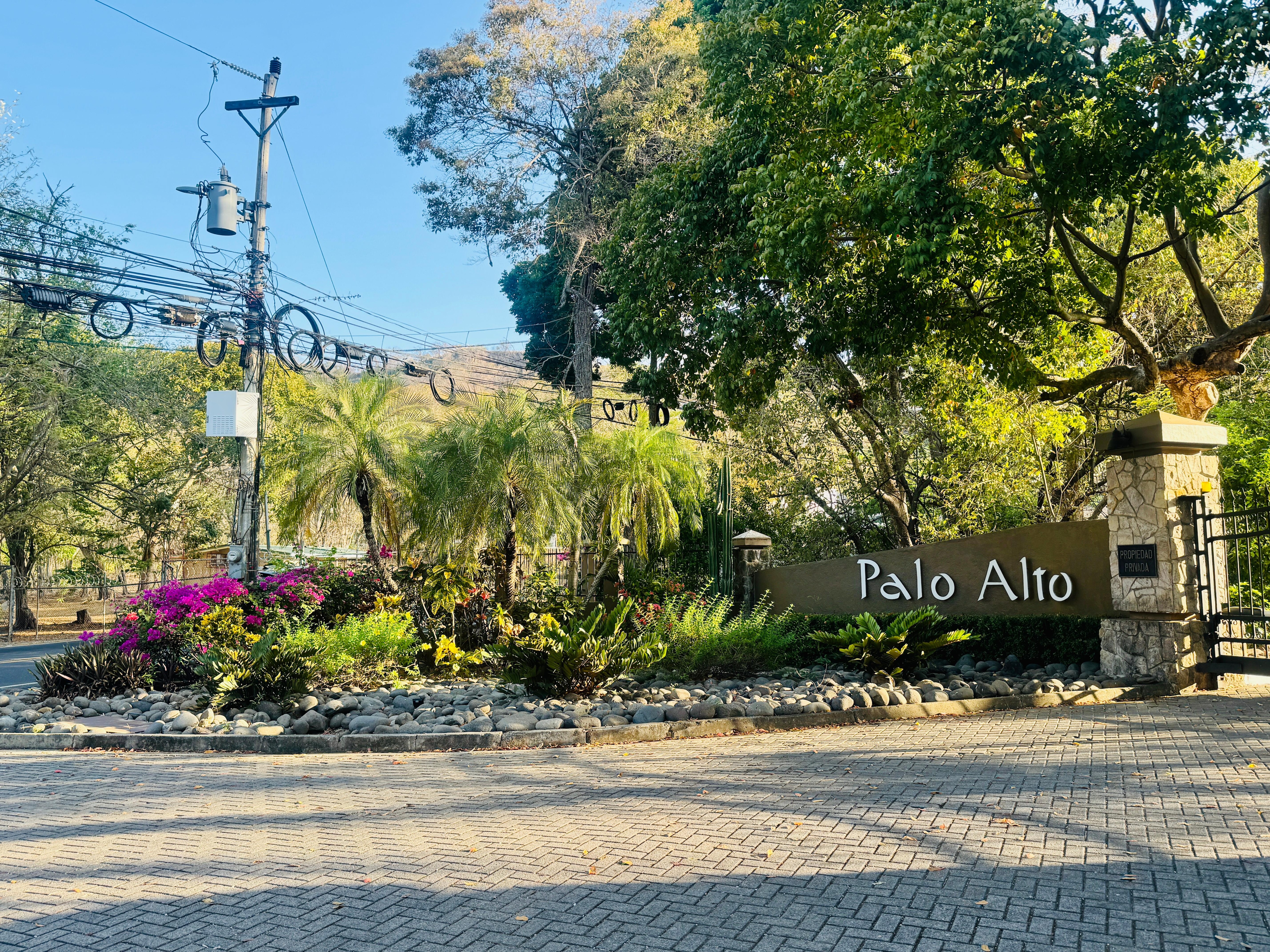 Entrance to the gated community of Palo Alto