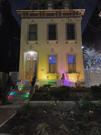 All these lights helped our Ubers and taxis locate us!