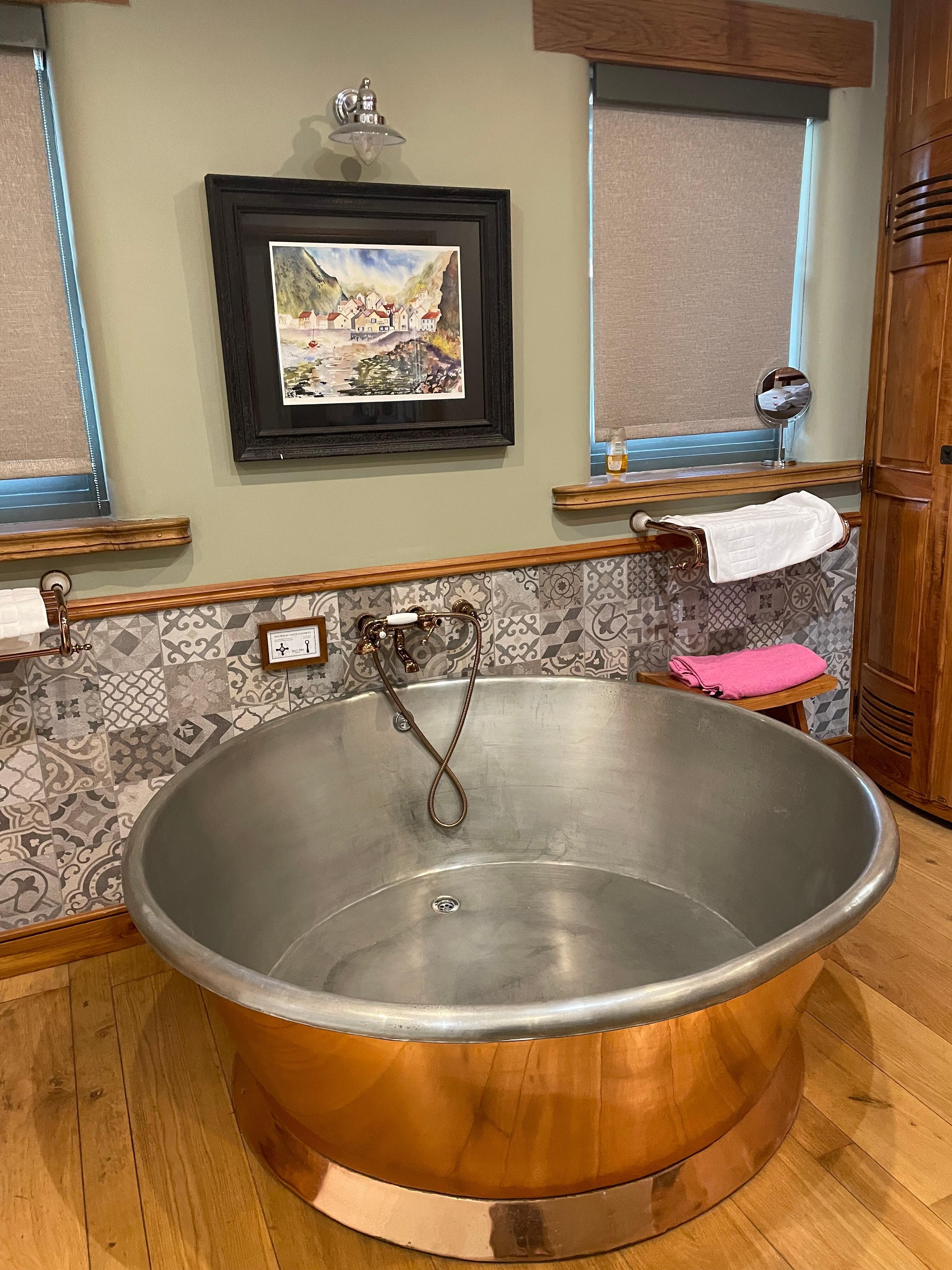 Amazing bath, just be patient for it taking awhile to fill lol