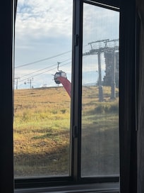 Loud screeching gondola thing right outside