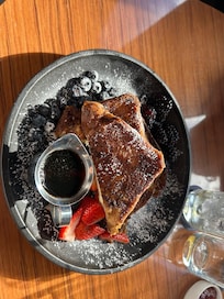 French Toast with berries