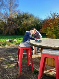 Table de jardin original et bbq