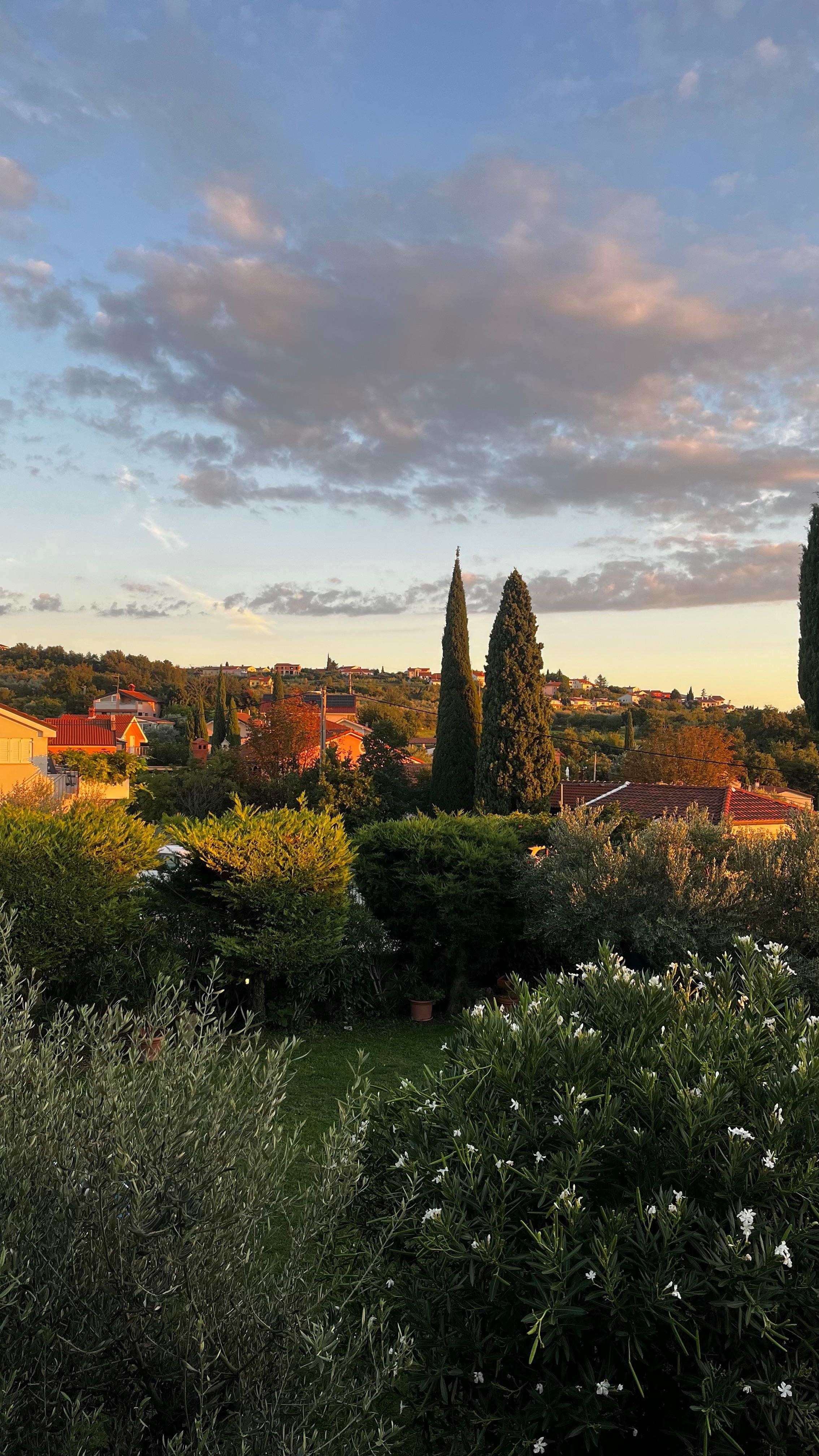 Blick vom Balkon am Abend.