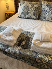 LOVED the bow folded towel sets!!
