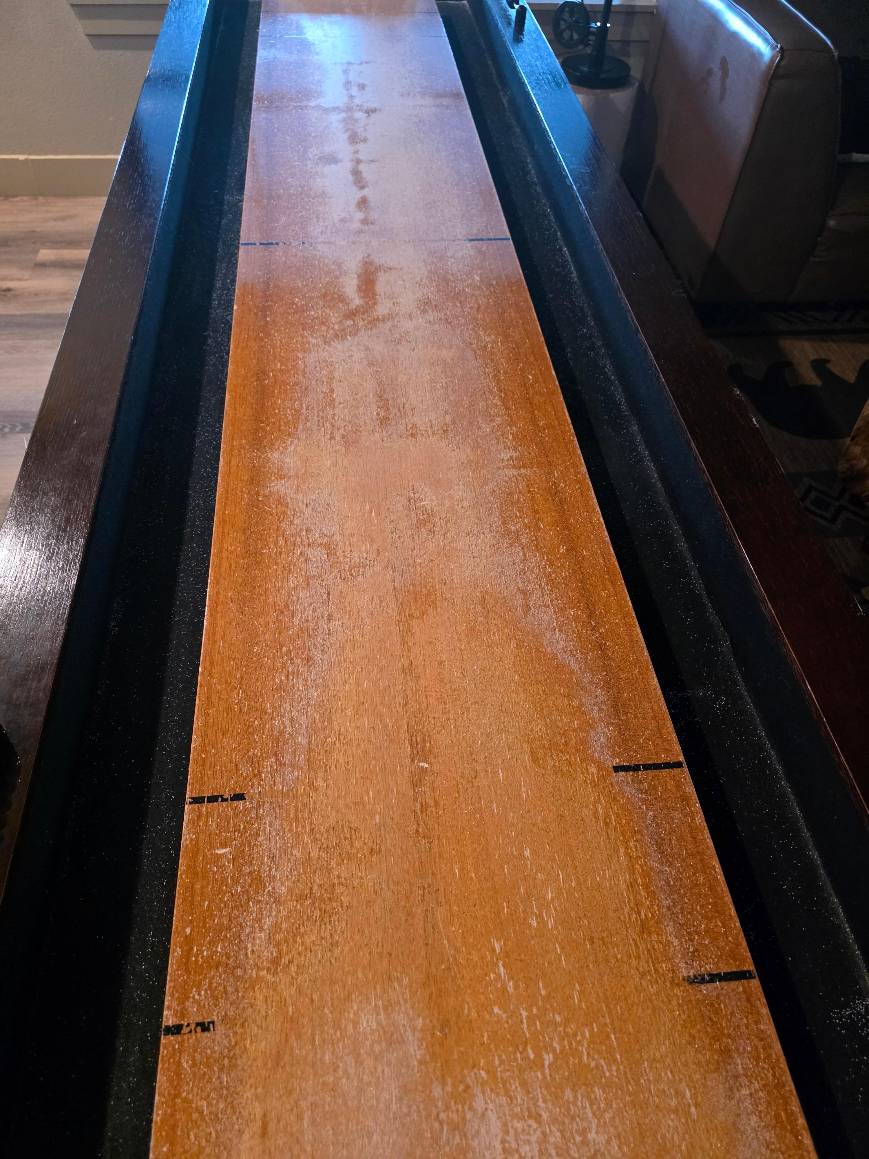 Shuffling table