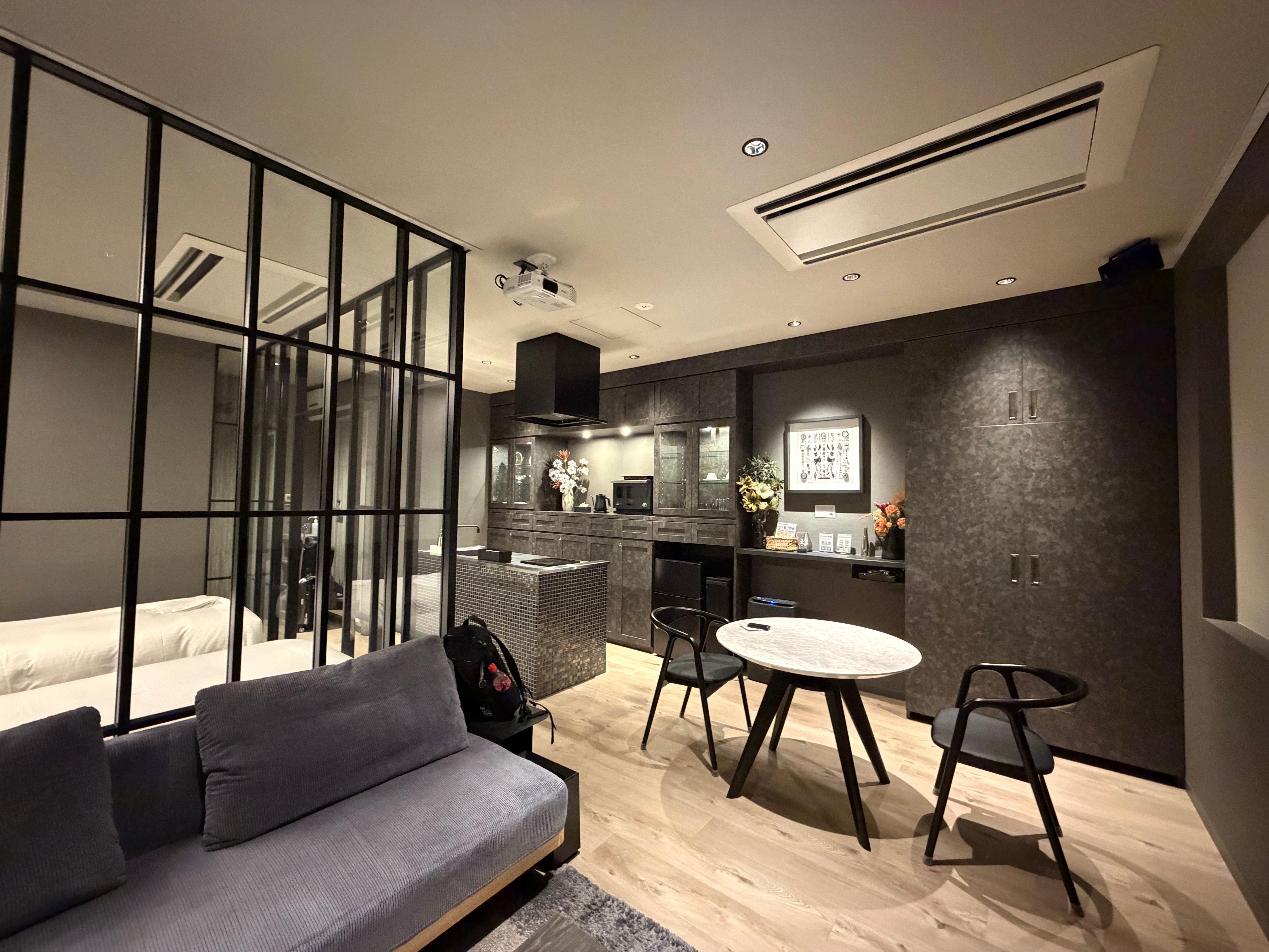 I traveled solo. Fits family of 3 easily.