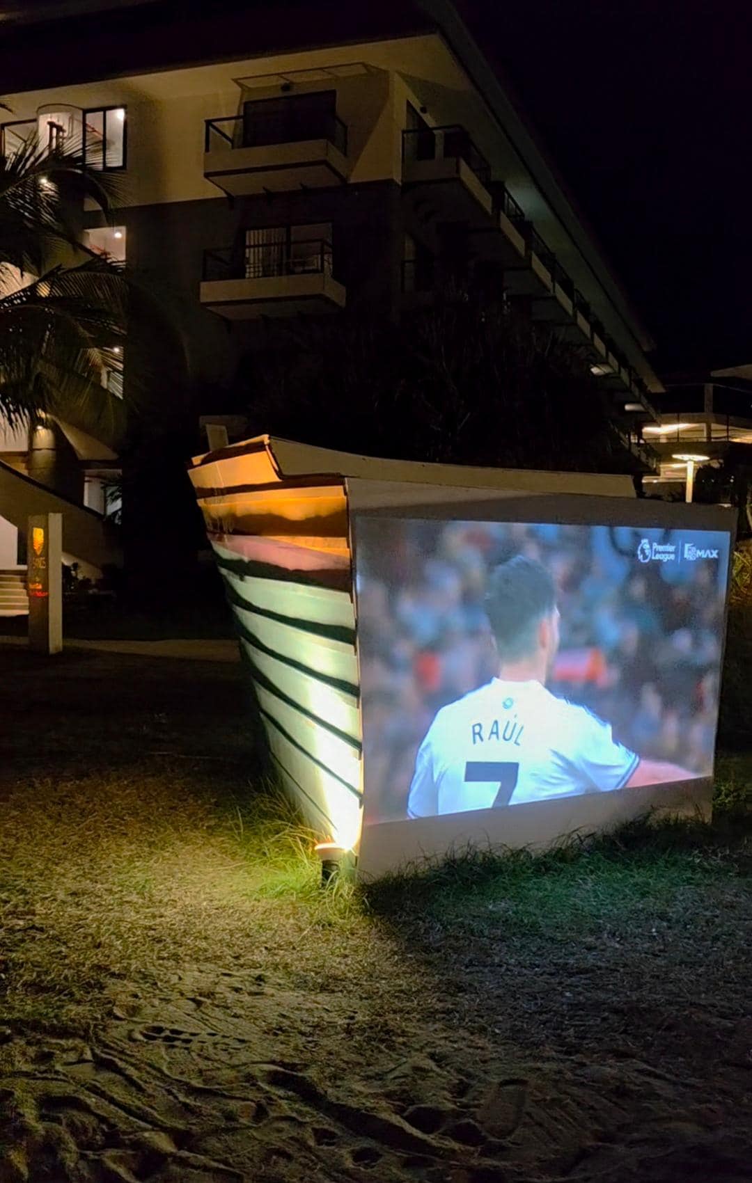 Play premiere league live games on the beach 