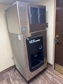 ICE MACHINE DISPENSER