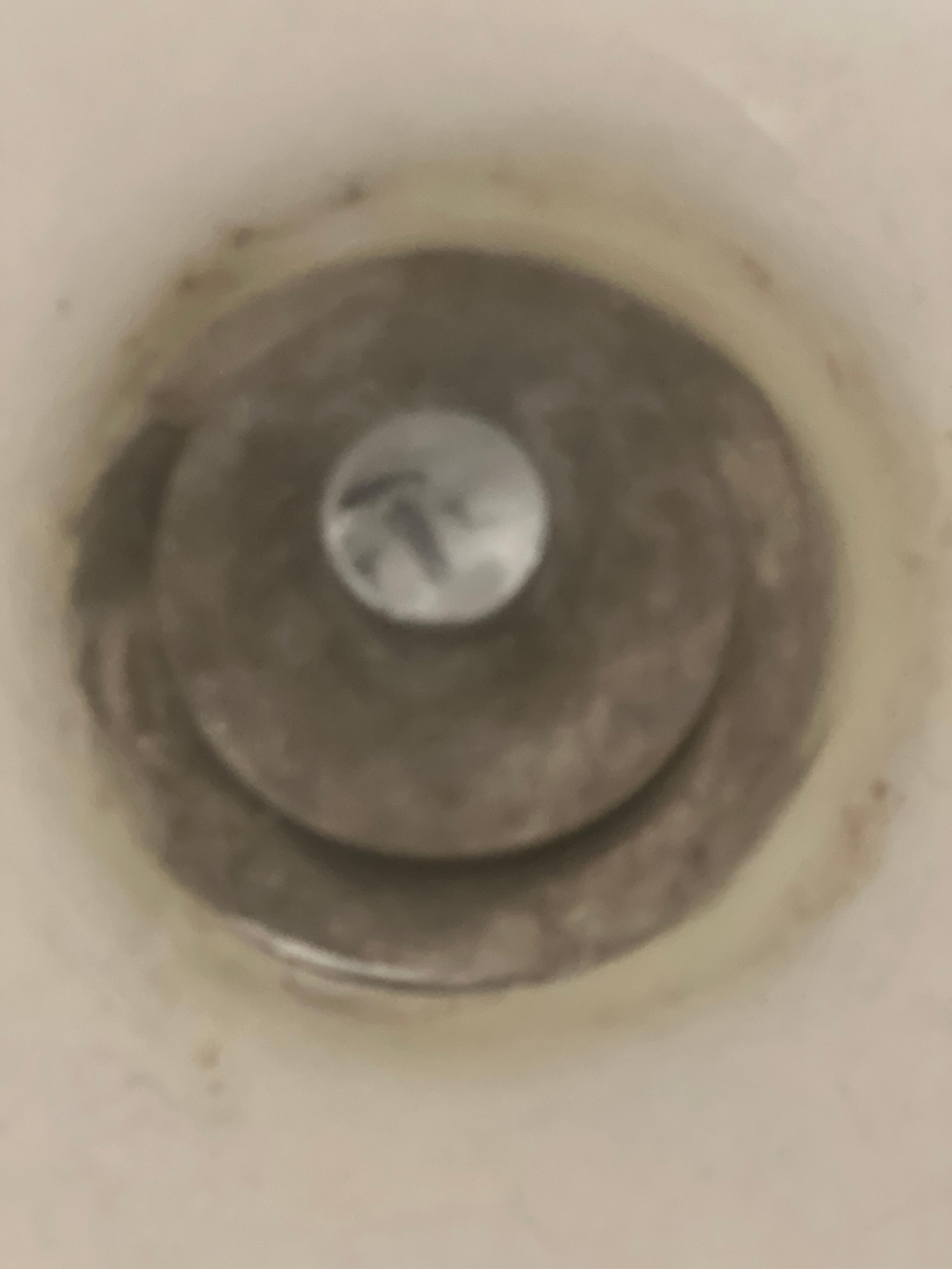 Drain in the bathtub 