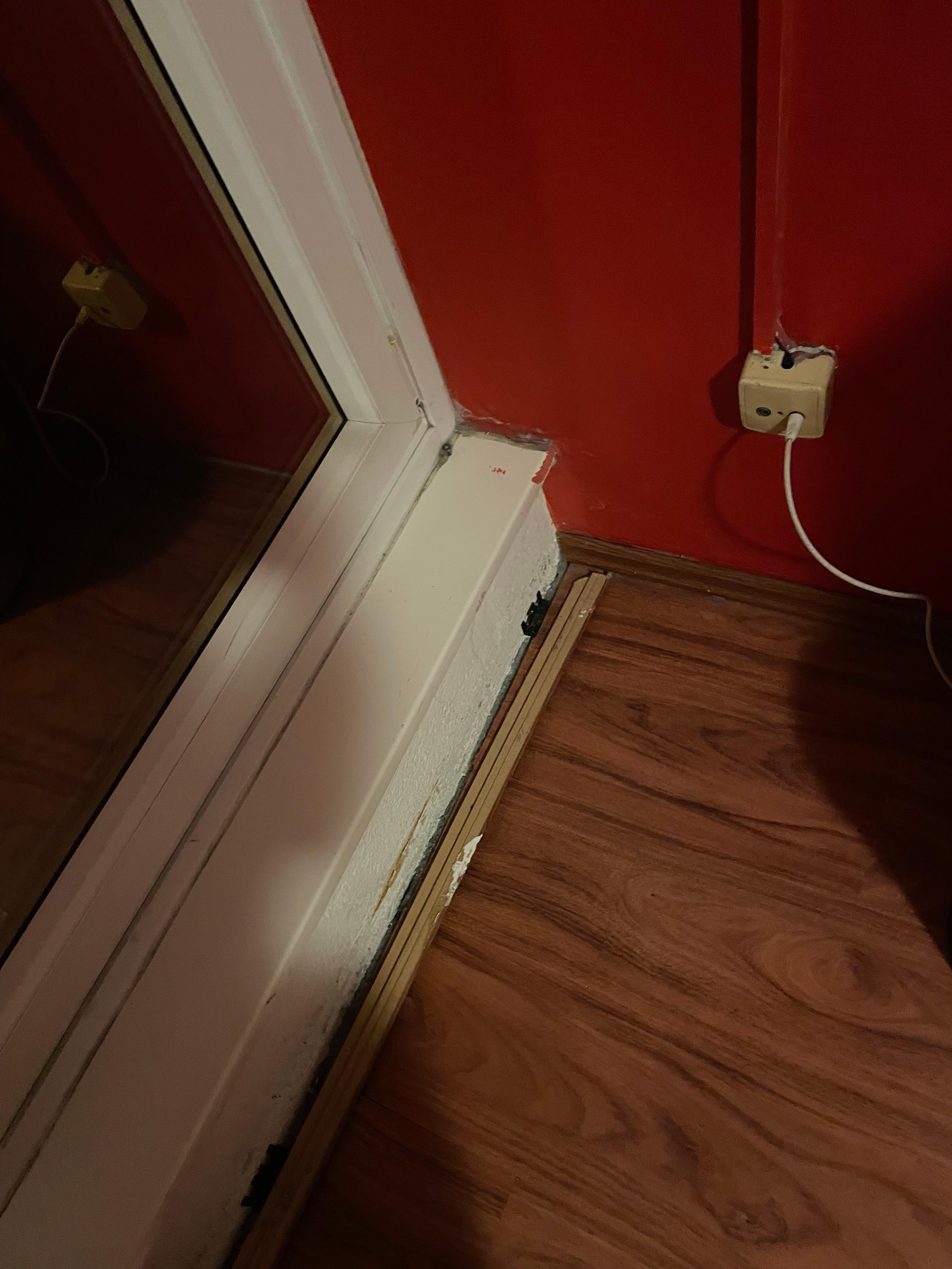 Bodenleisten fallen ab 