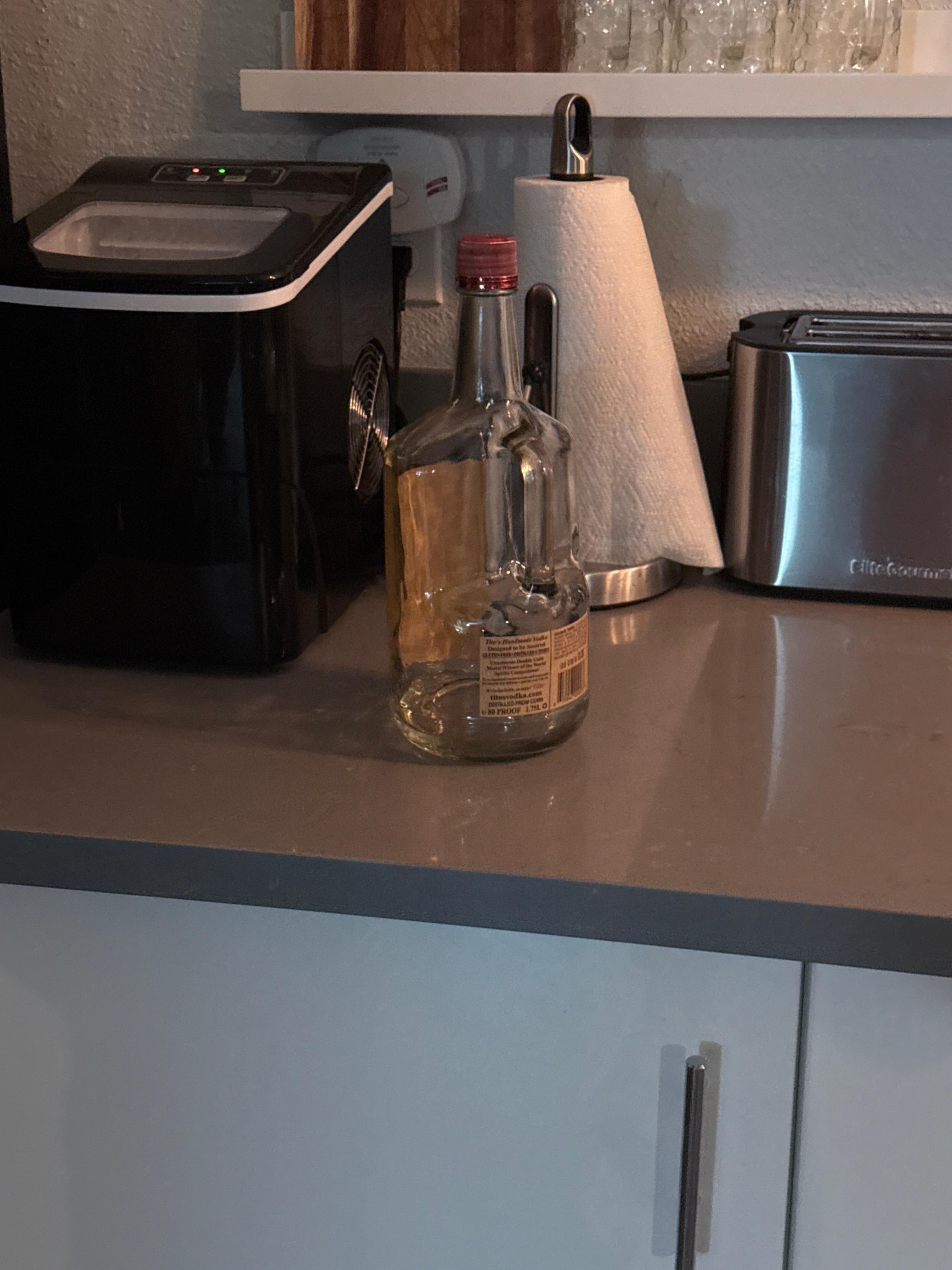 Room not cleaned from previous renters 