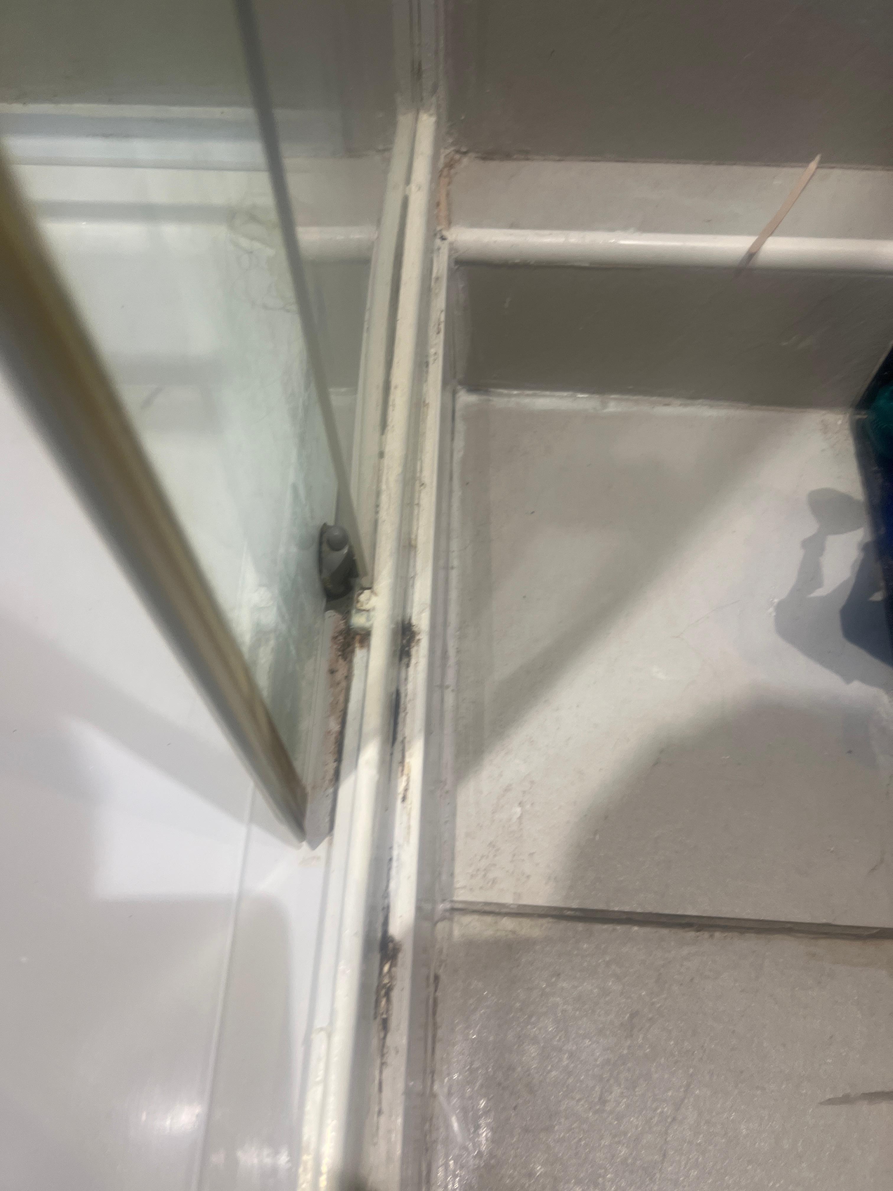 Dirty bathroom 