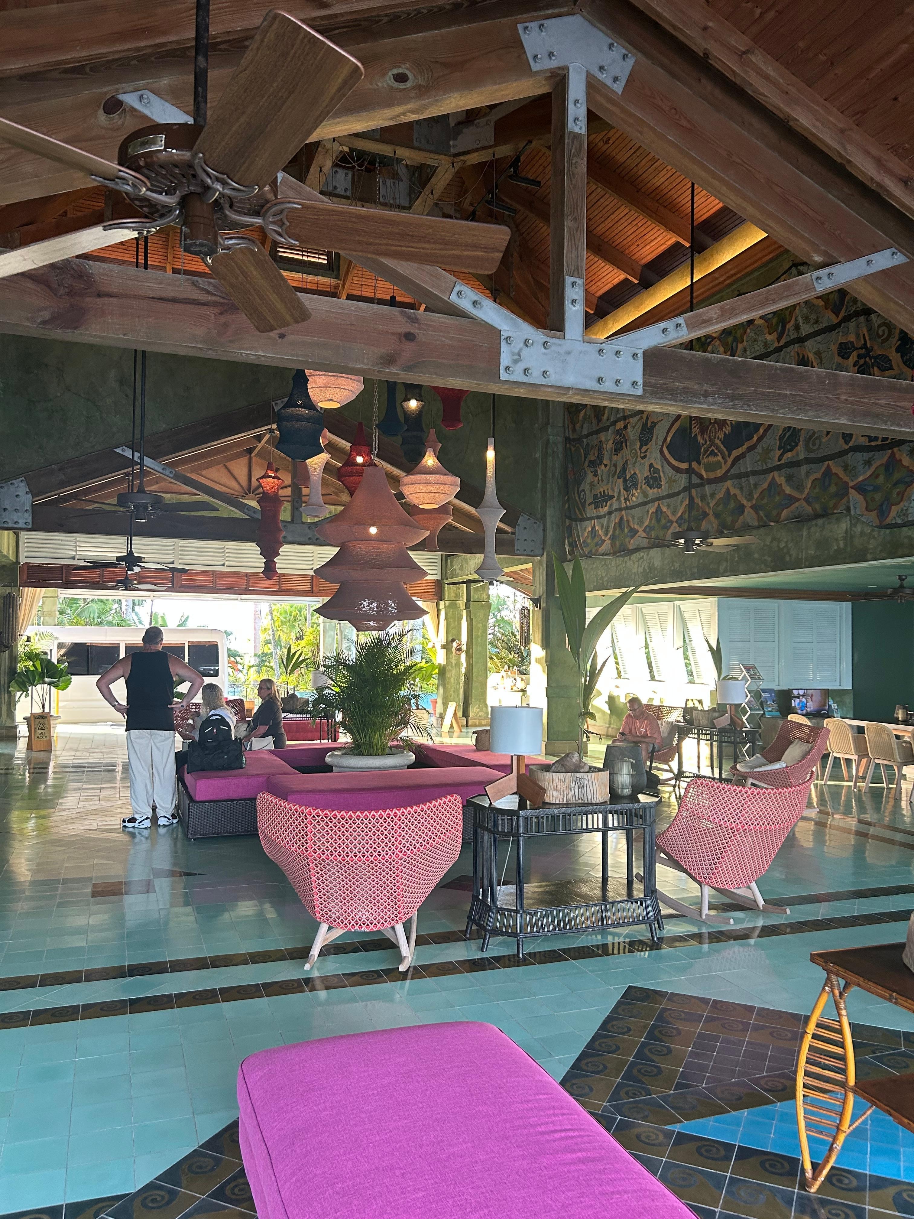 Lobby - open air